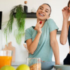 women-preparing-healthy-meal